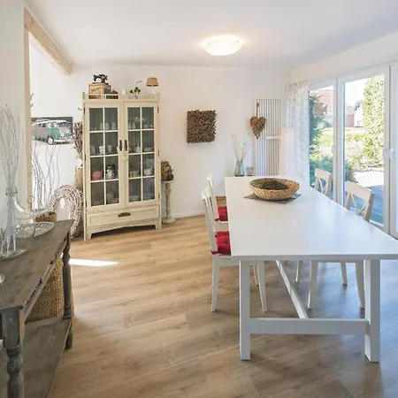 Komfort Ferienhaus Polly * Dornum